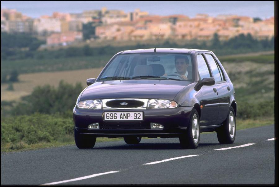  Ford Fiesta 1996 года  (фото 32 из 53)